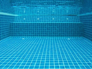 ¿Es necesario vaciar la piscina en invierno?