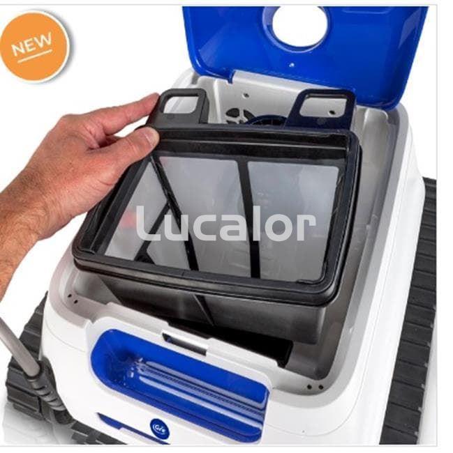 Robot de gre AR 230 limpia suelo,parez y linia de flotación - Imagen 3